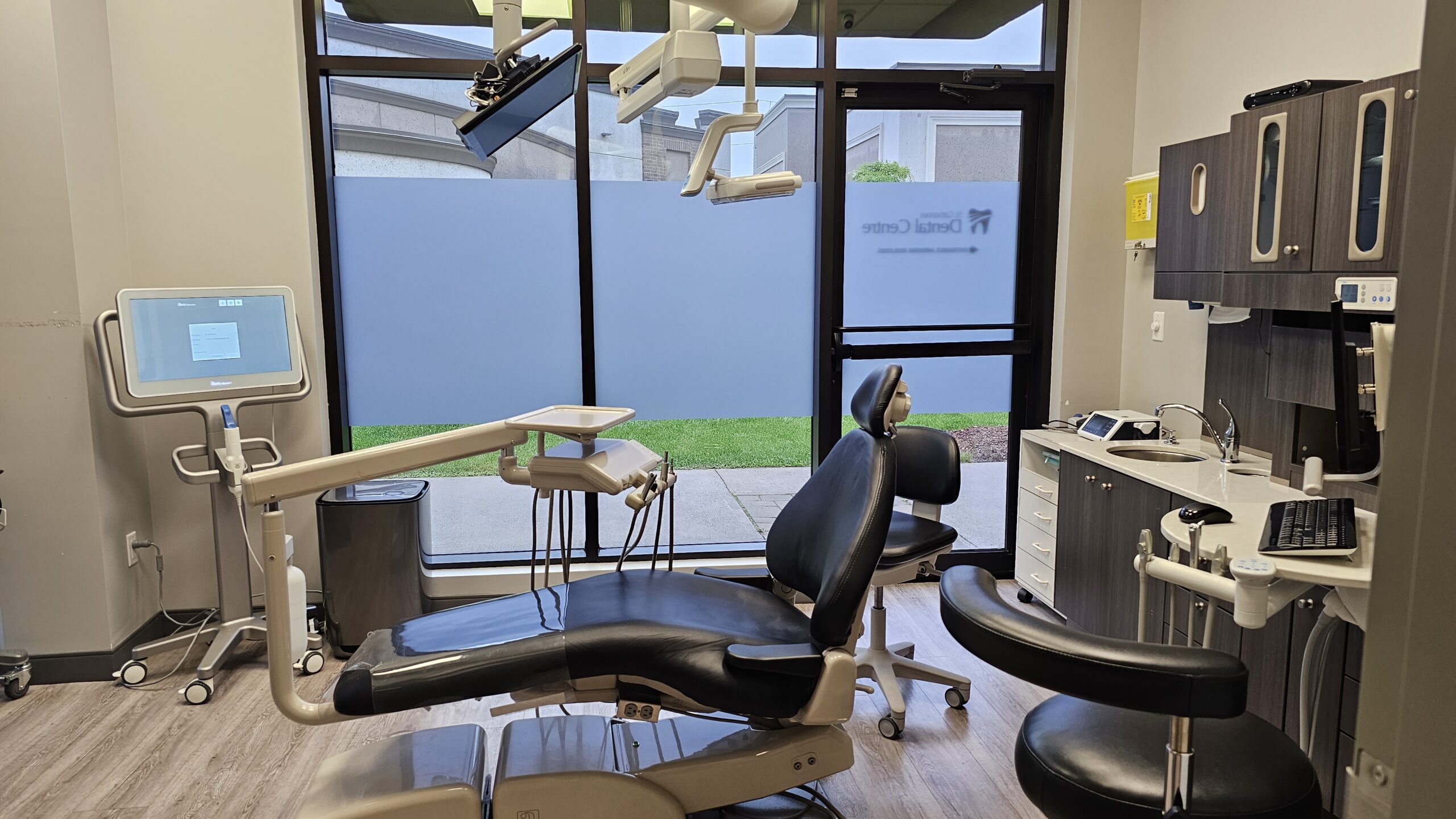 20230825_082349 Dental Chair office